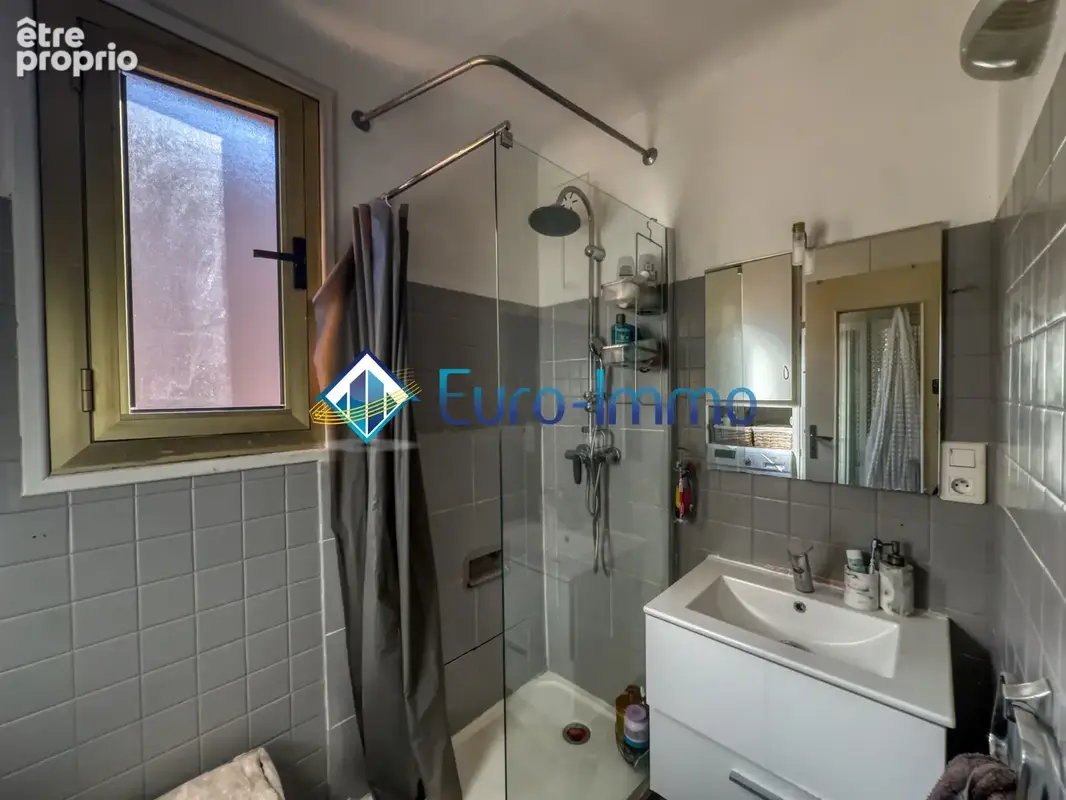 Appartement 4 Pièces - 70m2 - Garage Fermé - Cave - Limitrophe Monaco - photo 9