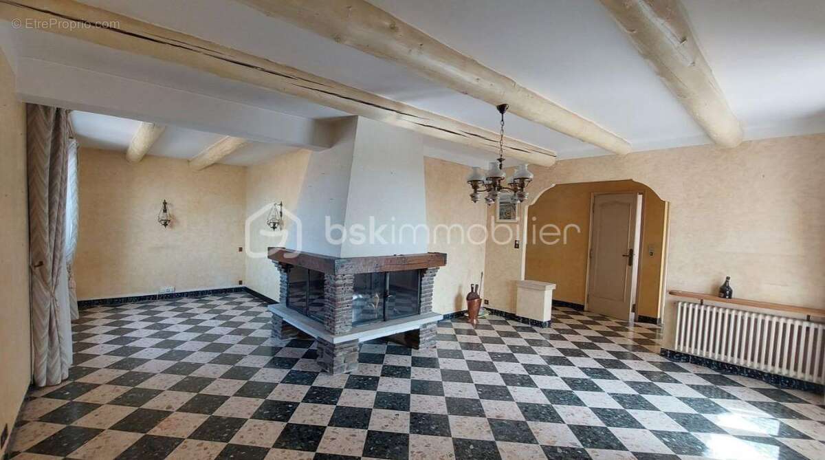 Maison à MORIERES-LES-AVIGNON