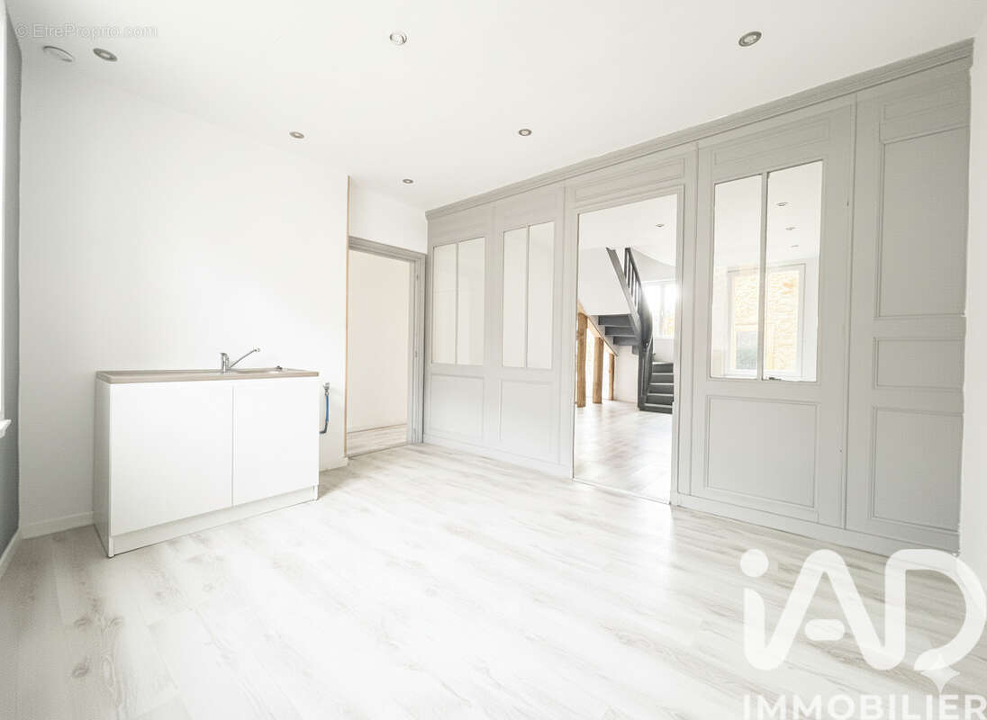 Photo 2 - Maison à NEUILLY-SAINT-FRONT