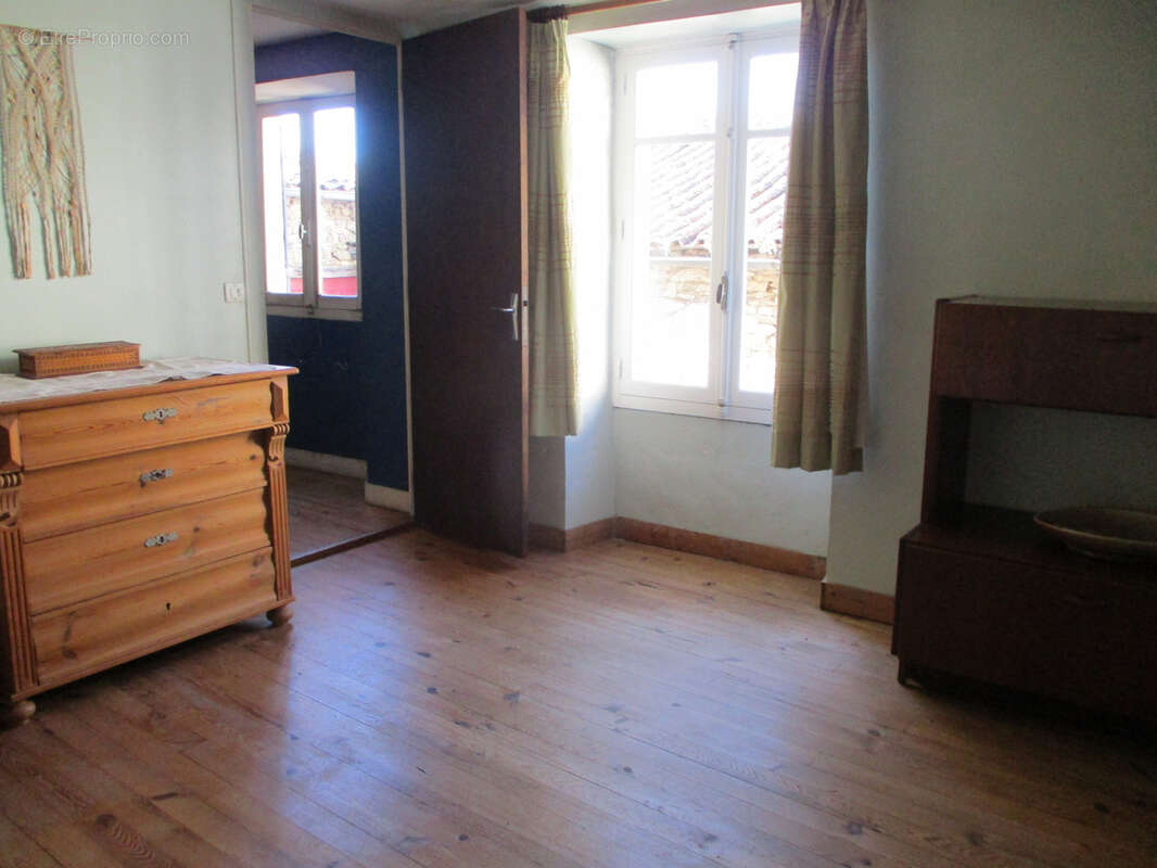 Maison à LA MOTHE-SAINT-HERAY