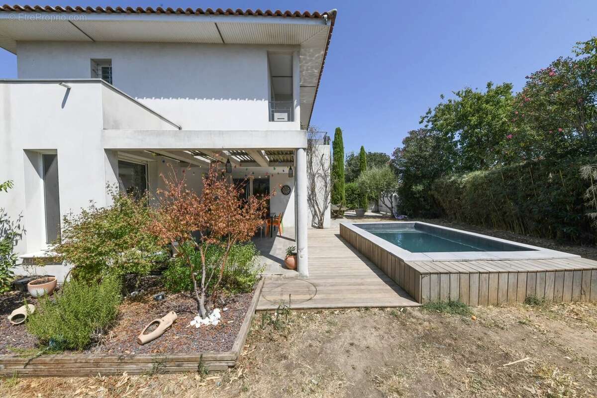 Belle villa contemporaine avec bassin à Bouillargeus en périphérie de Nîmes - photo 13