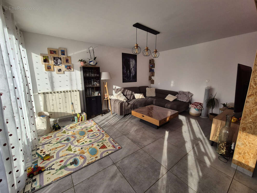 Maison à GUILHERAND-GRANGES