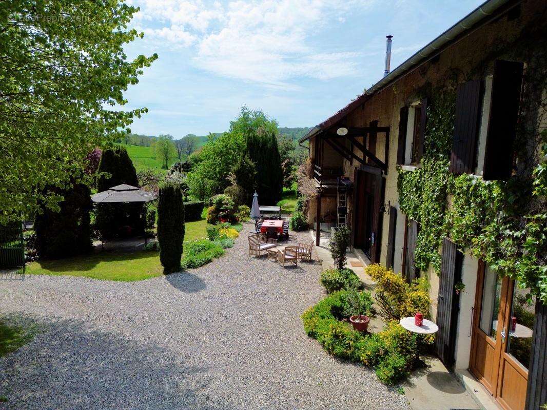 Maison à SAINT-GEOIRE-EN-VALDAINE