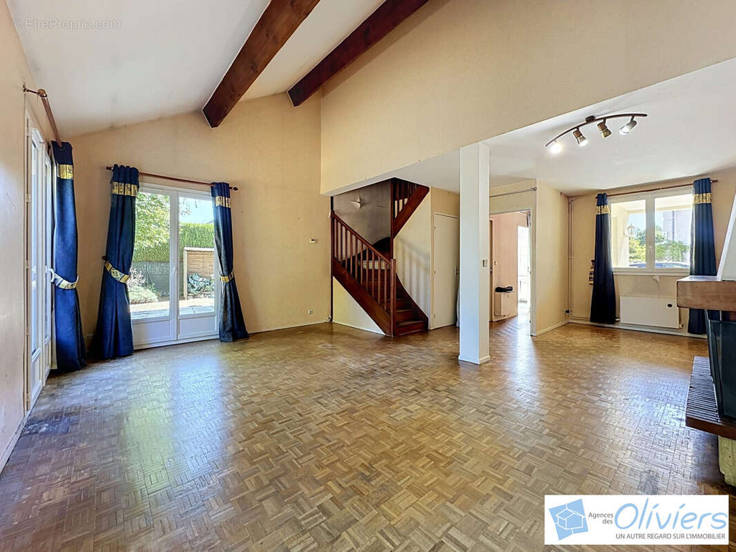 Maison 100 m² à Voisins-Le-Bretonneux  - photo 5