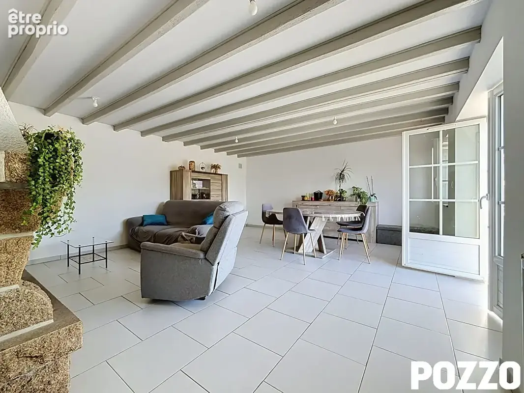 A Vendre - Tirepied Sur Sée - Maison 6 pièce(s) 160 m² -terrain-dépendances - photo 6
