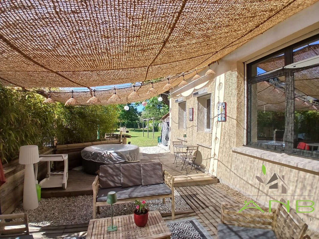 Maison 202 m² à L'isle-D'espagnac  - photo 2