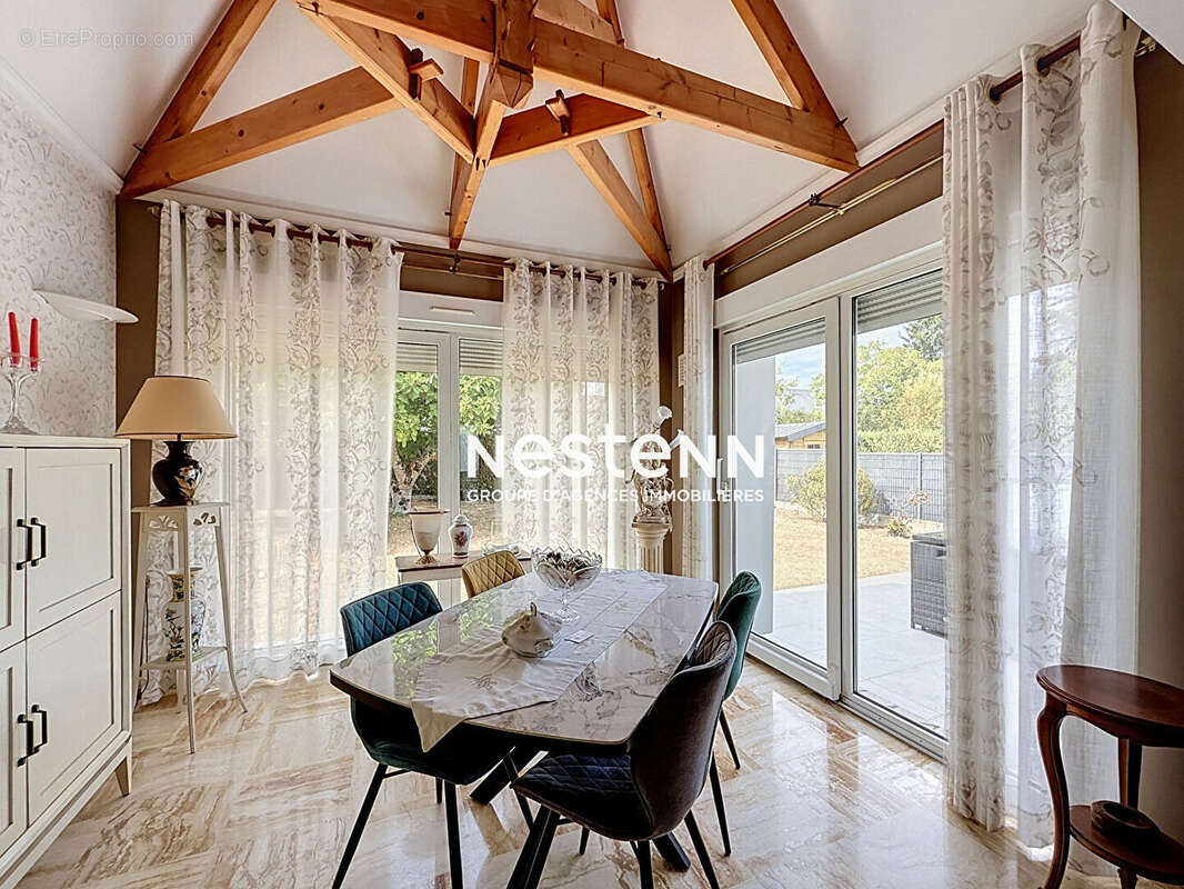 CHAMBRAY LES TOURS - Maison de plain-pied - 3 chambres, garage et jardin 550 m² - photo 4