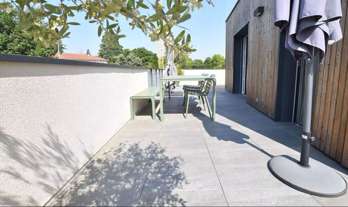 Appartement à CRAPONNE