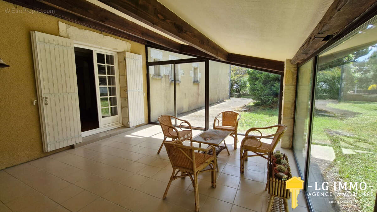 Maison à CHENAC-SAINT-SEURIN-D'UZET