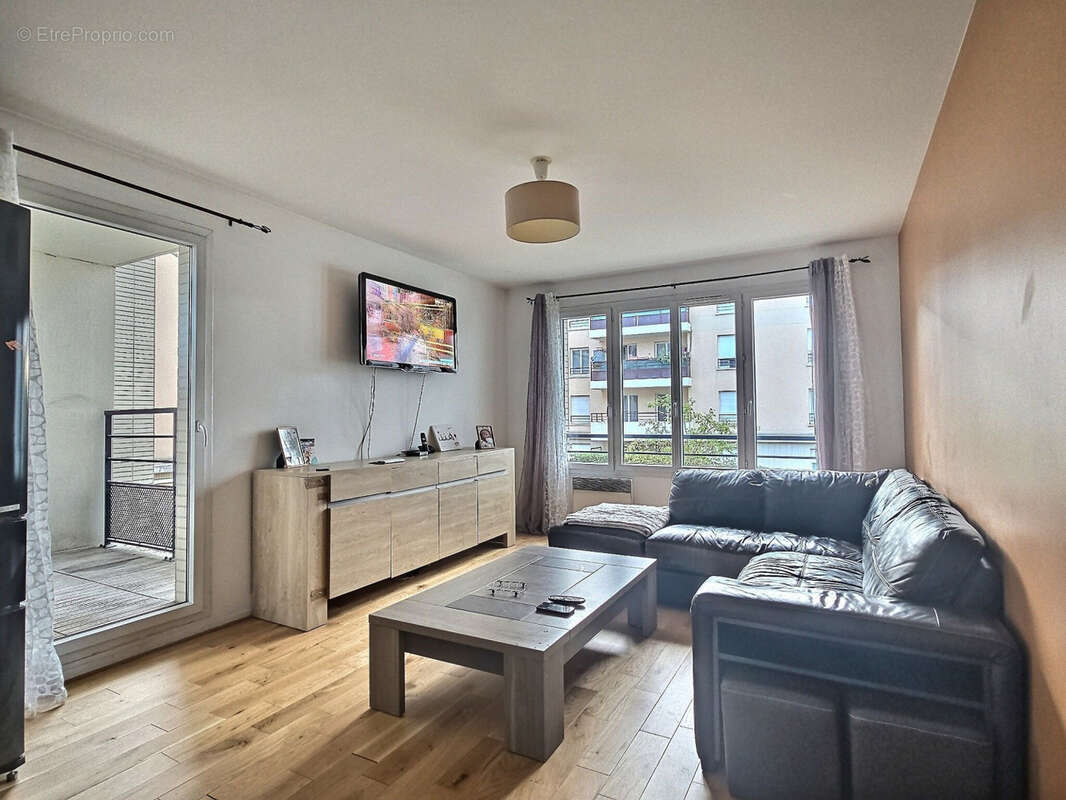 Appartement à VIGNEUX-SUR-SEINE