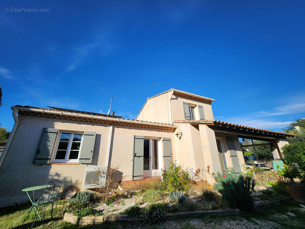 Maison à PERNES-LES-FONTAINES