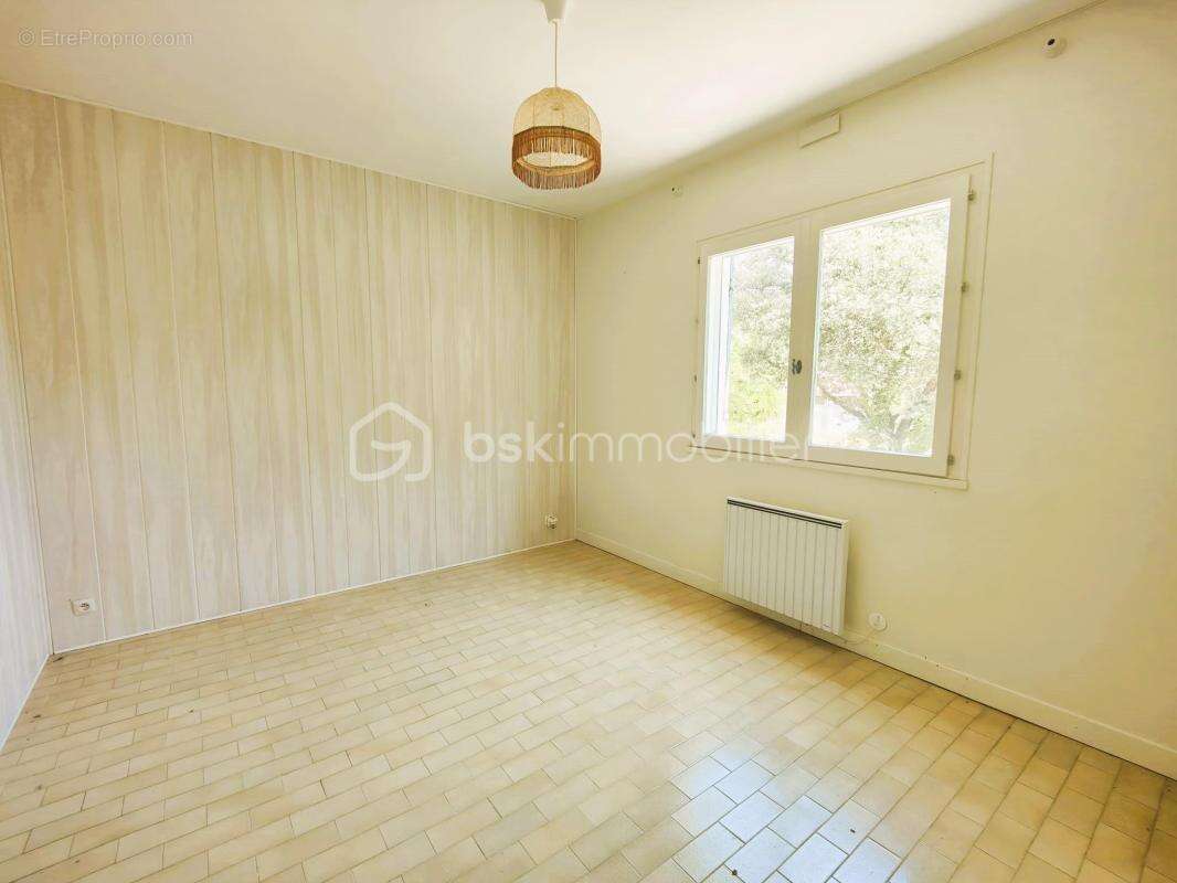 Propriété de caractère composée de deux logements, vastes dépendances et potentiel foncier - photo 12