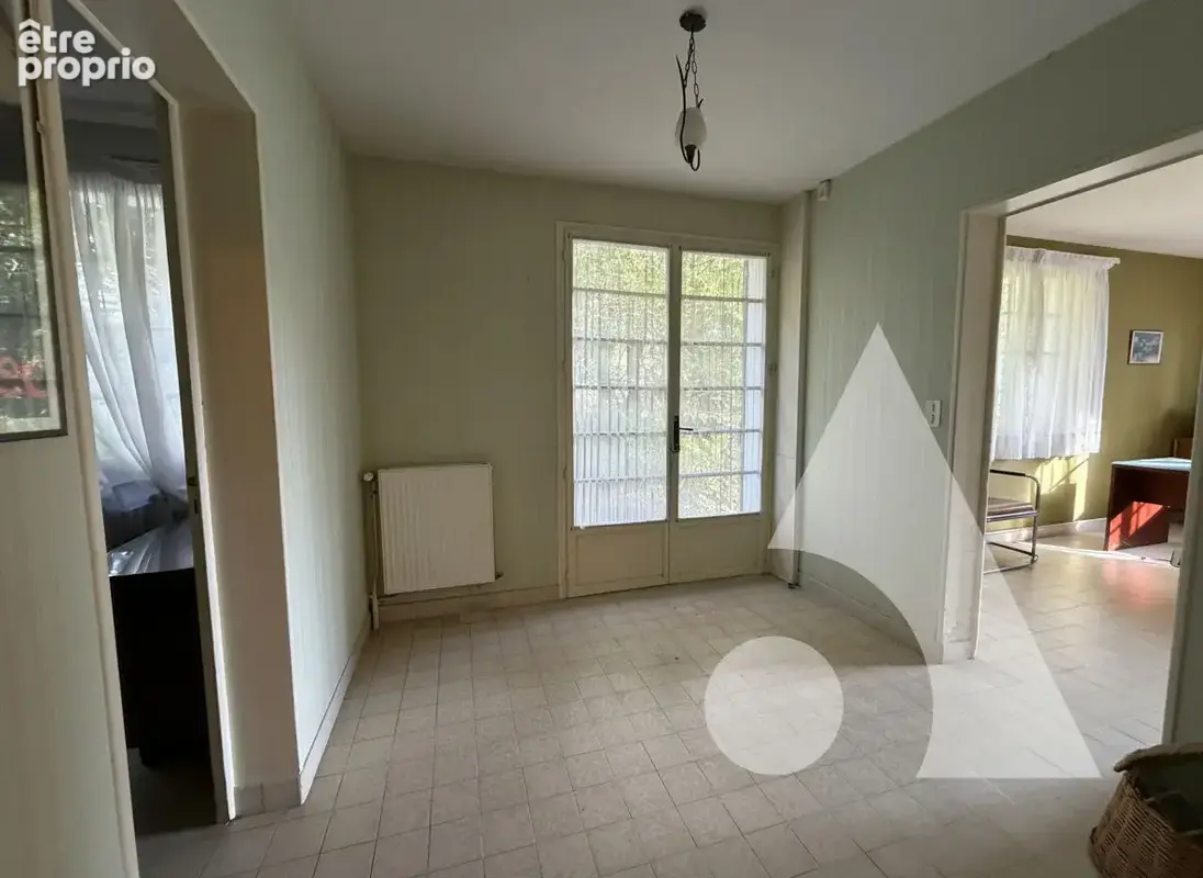 Maison Bouilly 8 pièce(s) 235 m2  5 chambres 5730m2 terrain - photo 4