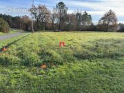 Terrain à TIZAC-DE-LAPOUYADE