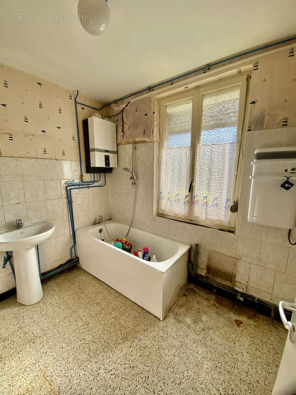 Maison de ville à vendre à hautmont idéal investisseur - photo 6
