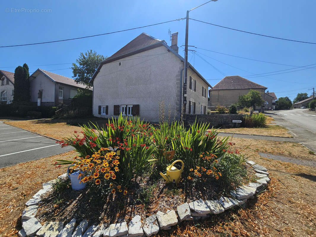 Maison centre de village. - photo 3