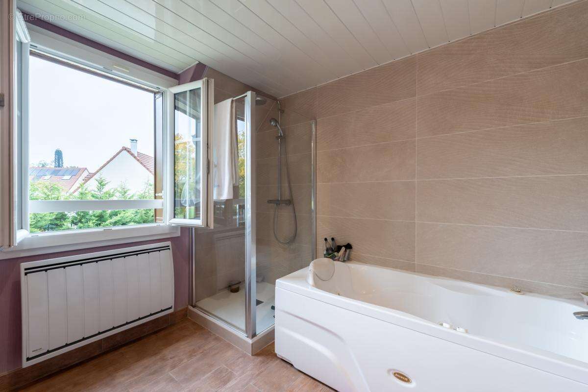 Maison à LA QUEUE-EN-BRIE