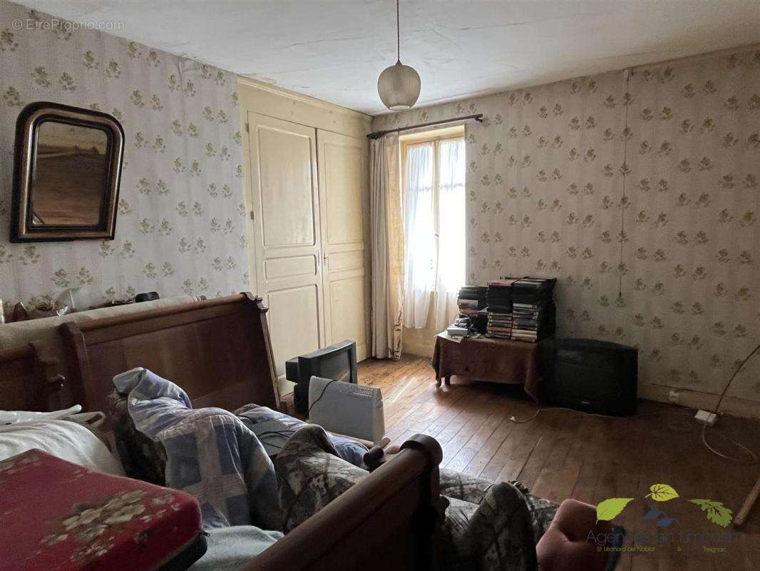 Maison à SAUVIAT-SUR-VIGE