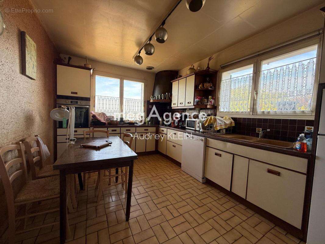 Opportunité à saisir, maison avec beaucoup de charme - photo 4