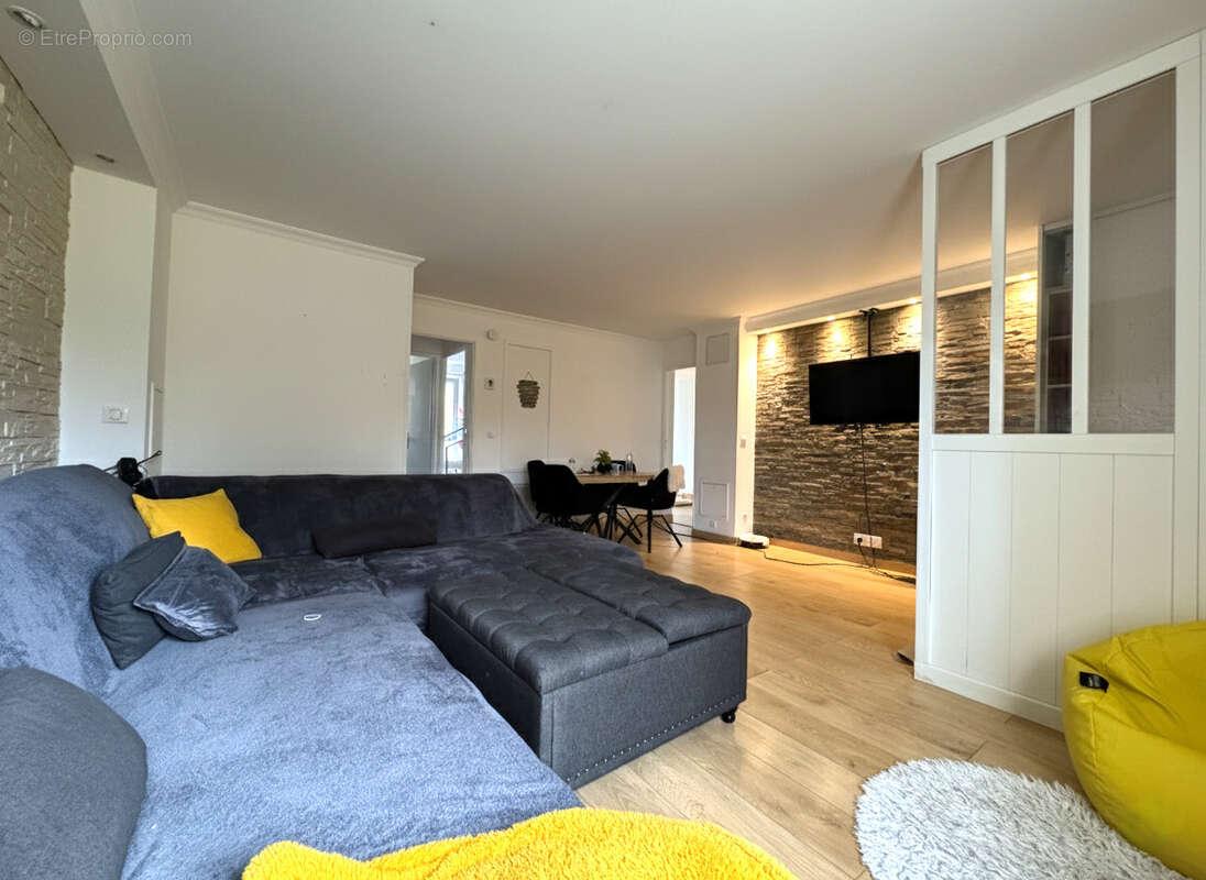 Appartement à MAGNY-LE-HONGRE
