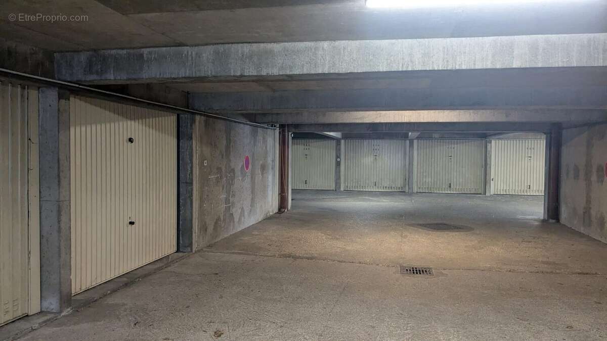 Parking à LYON-3E