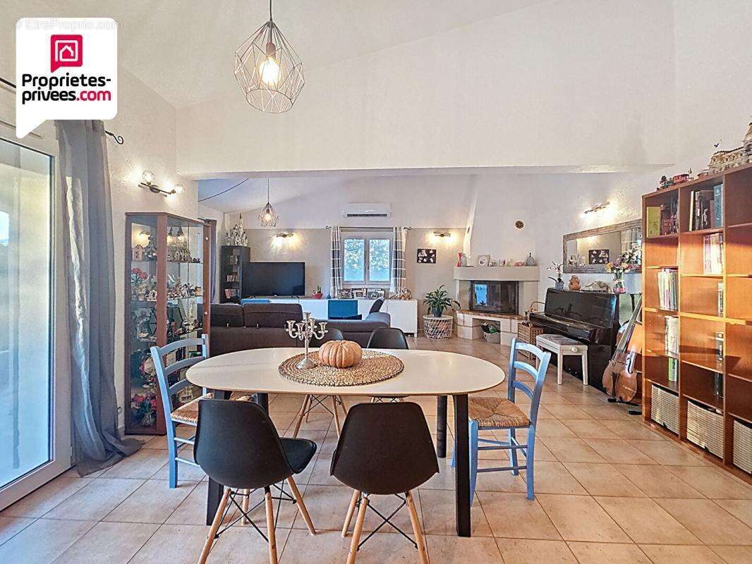 Maison à SAINT-CEZAIRE-SUR-SIAGNE