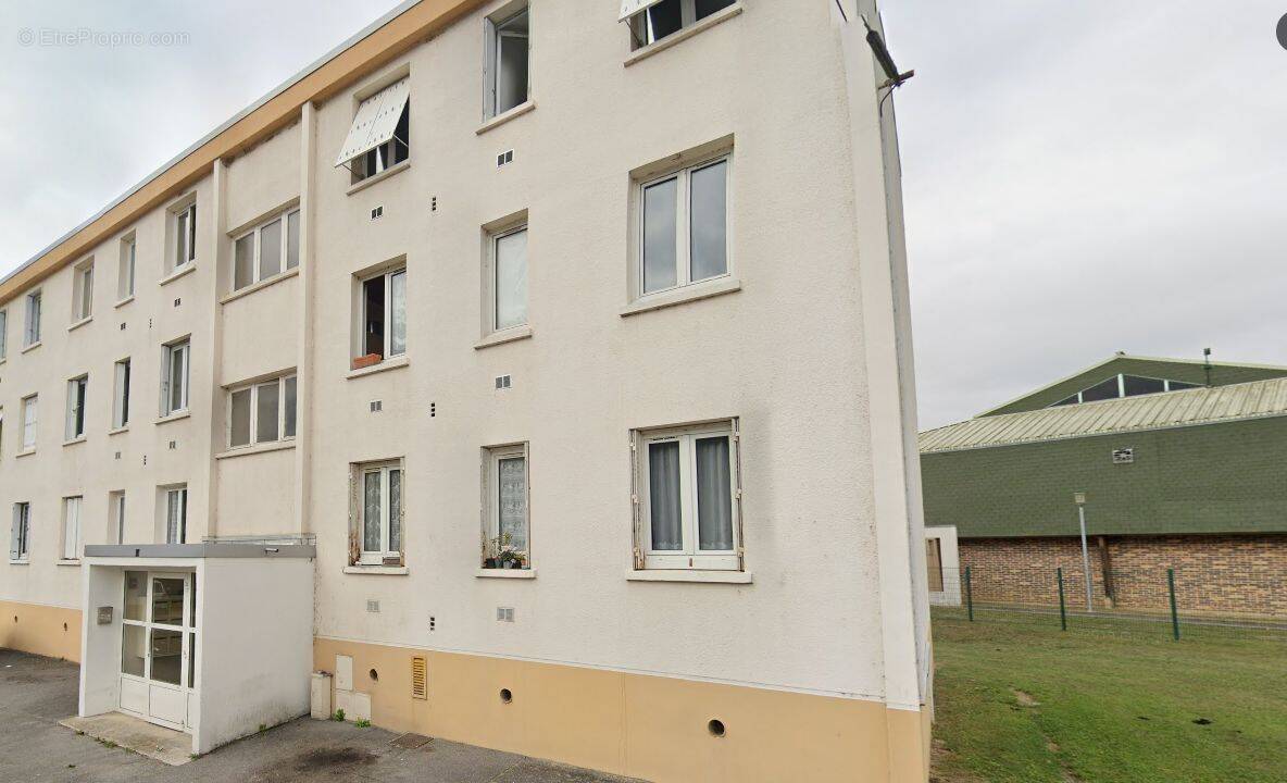 Appartement à LACROIX-SAINT-OUEN