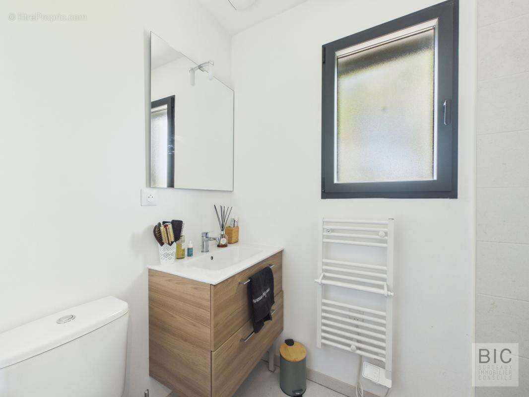 A vendre maison état neuf en bois avec jardin plein sud - photo 20