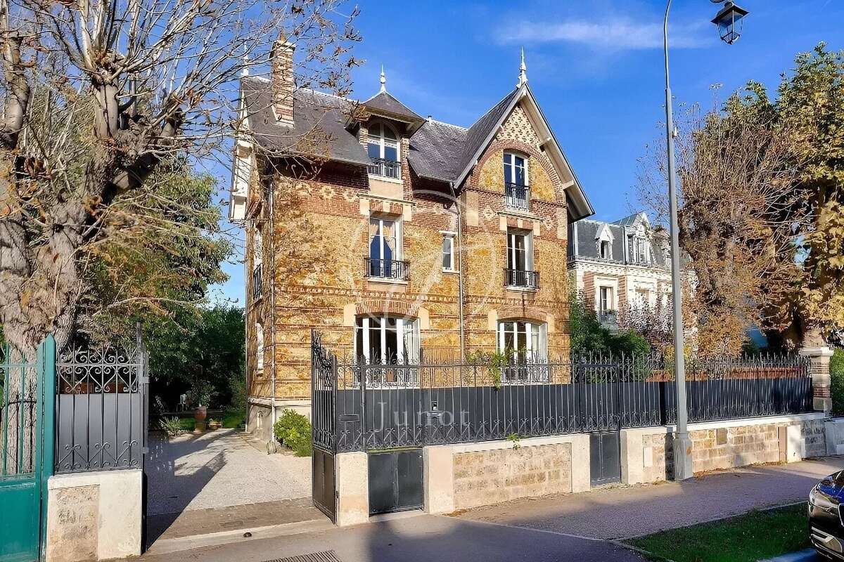 Maison à MAISONS-LAFFITTE