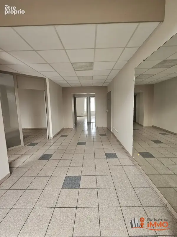 Commerce 80 m² à vendre à Saint-Genest-Lerpt (42530) - photo 2