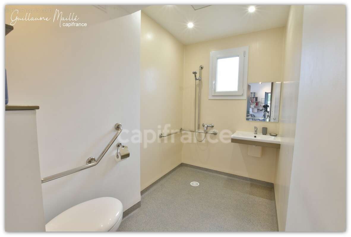 Maison à vendre 4 pièces pour 80m² rénovée et meublée à LAMALOU LES BAINS - photo 7