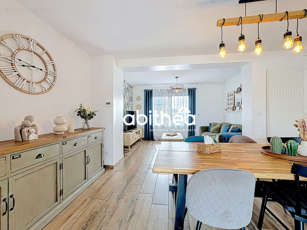 Maison à NEUVILLE-SAINT-REMY