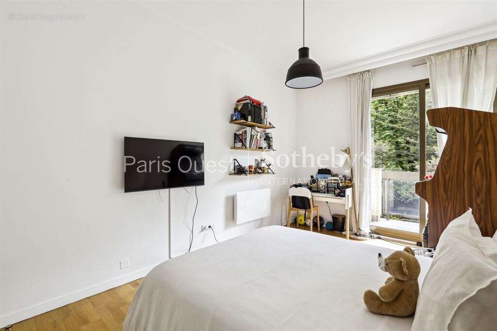 Appartement à NEUILLY-SUR-SEINE