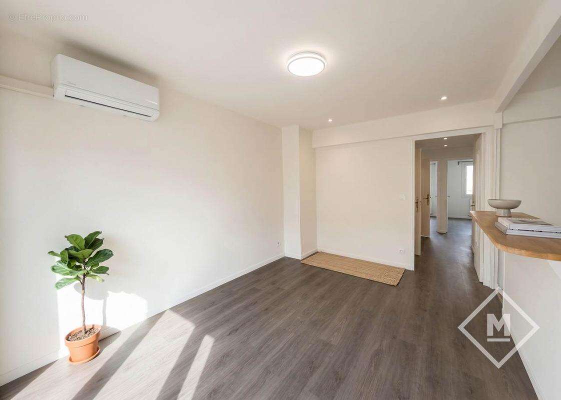 Appartement à MARSEILLE-4E