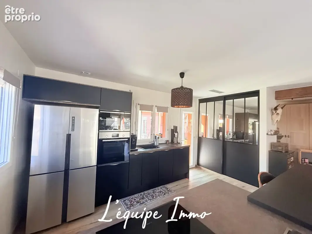 Coup de Coeur! Maison T5 plain-pied de 145 m2 avec Garage et piscine - - photo 7