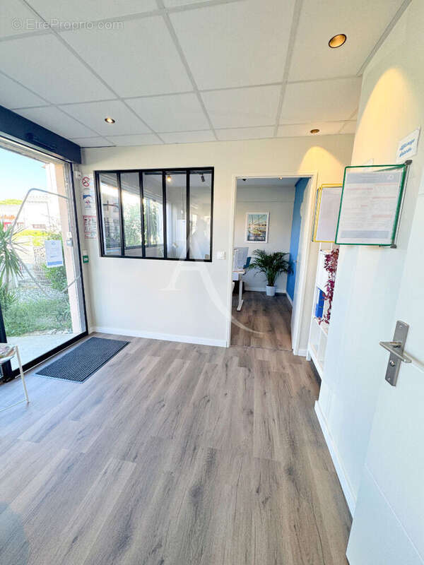 SAINT CYPRIEN VILLAGE - IMMEUBLE  - 235 m²  - Deux appartements F4 et local commercial -  Jardins et Garages - photo 5