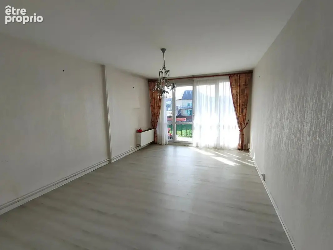 Appartement à CHALUS