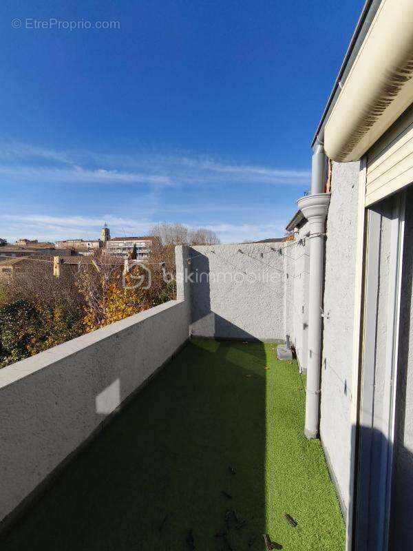 Maison de ville 175 m² avec jardin et garage : 1 appt T4 133 m² et un studio de 33 m² - photo 7