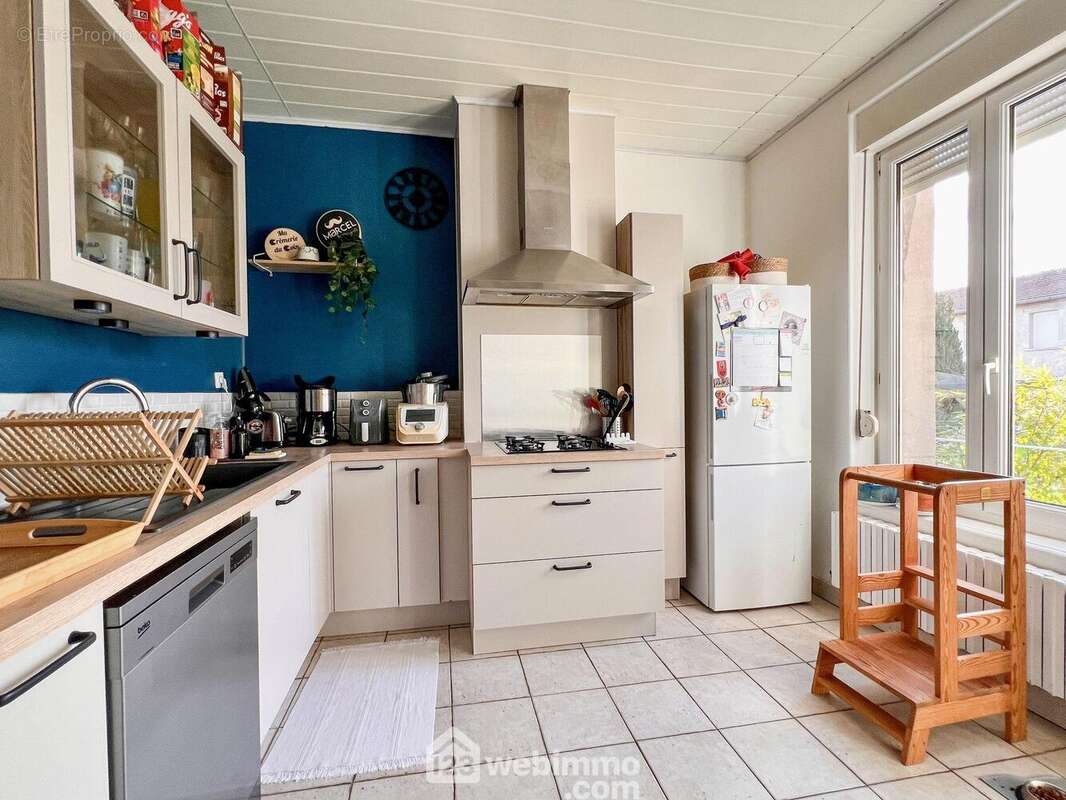 Qui mène directement à la terrasse par une porte fenêtre - Maison à VERDUN