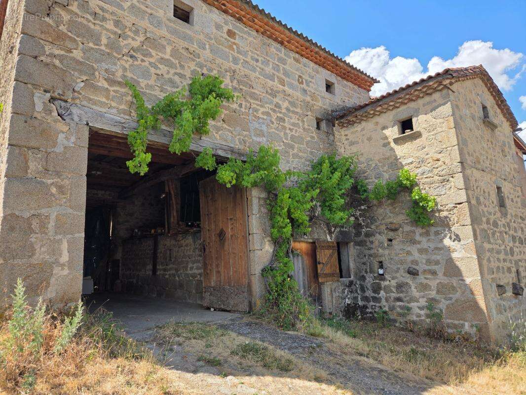 *** exclusivite *** grande maison avec terrasses, dependances et potager *** st dier d'auvergne 63520 *** - photo 6
