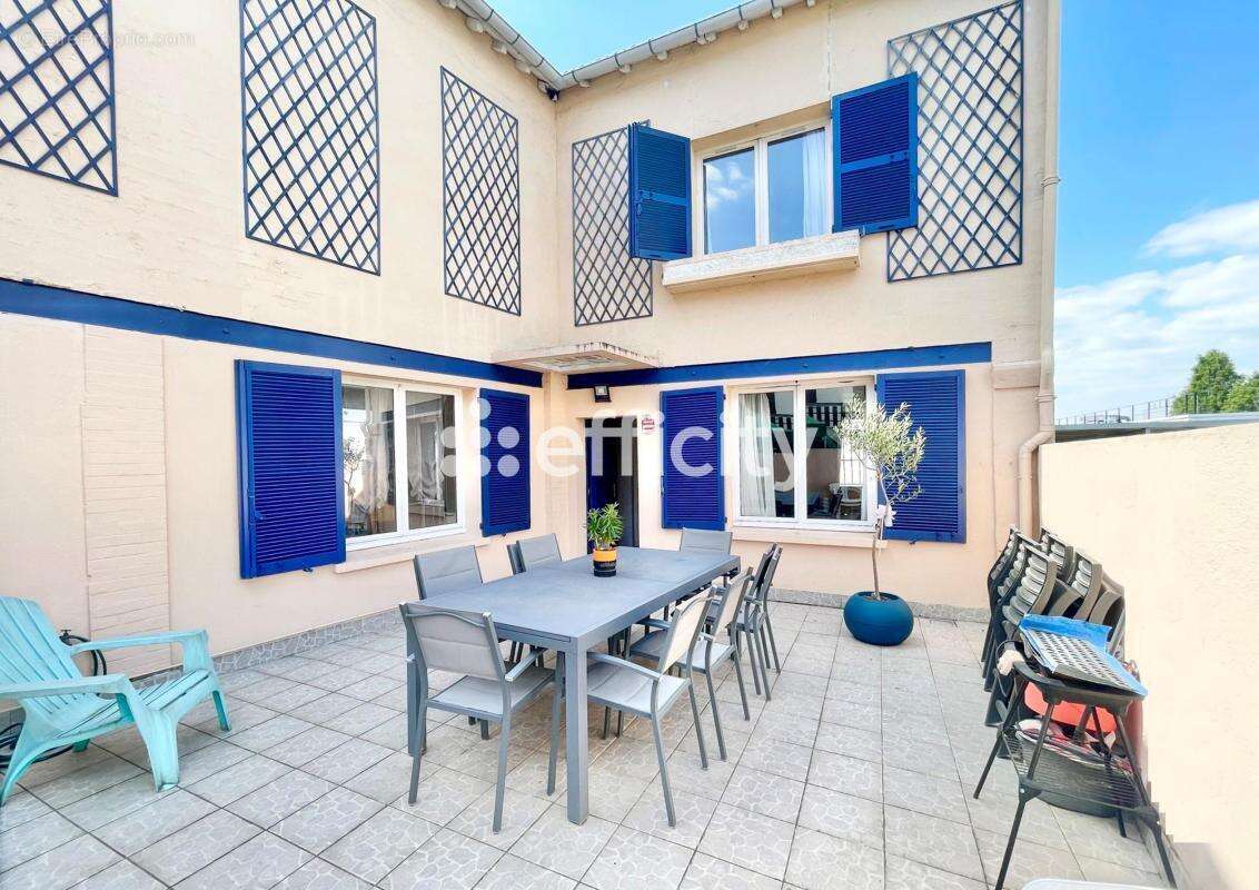 Maison à FRESNES