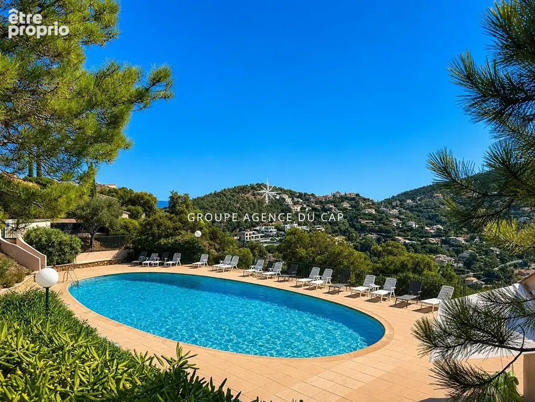 A vendre aux issambres appartement vue mer sur le golf de saint-tropez - photo 9