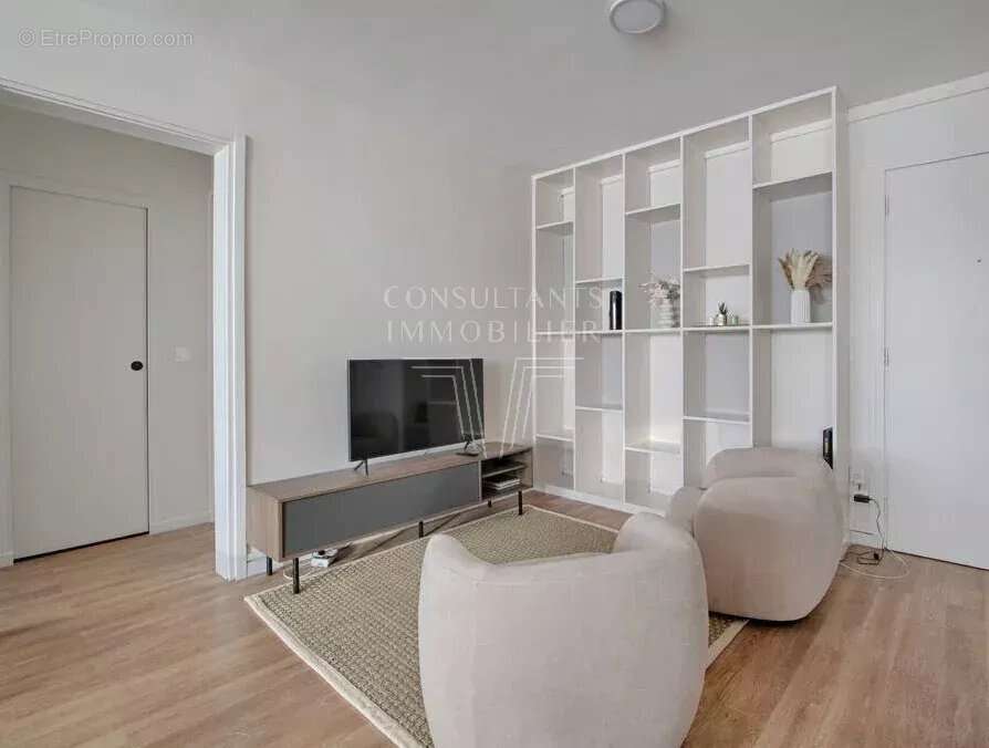 Appartement à PARIS-7E