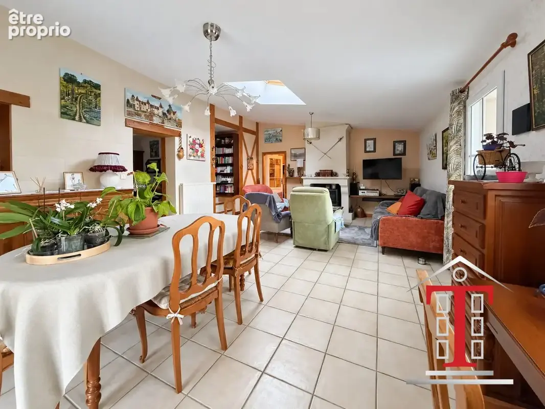 Séjour spacieux et lumineux - Maison à BEAUFORT-EN-VALLEE