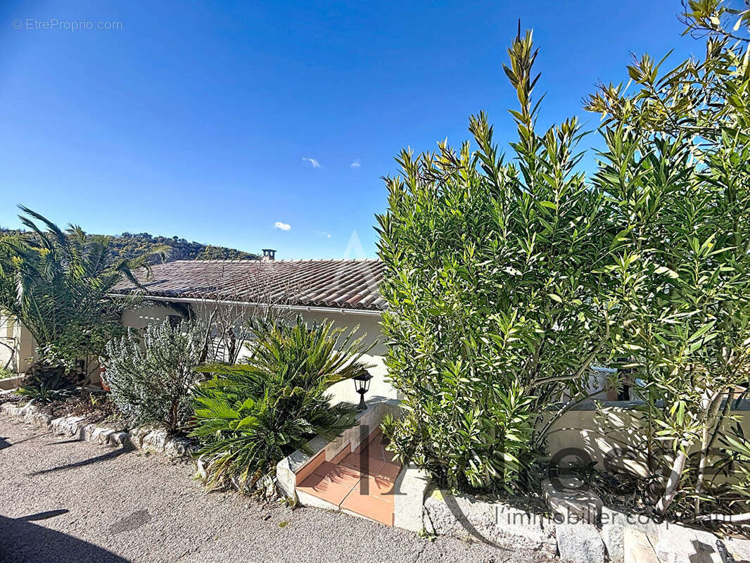Magnifique villa 5 pièces 140 m² sur un terrain de 2000 m² à Tanneron ! - photo 13