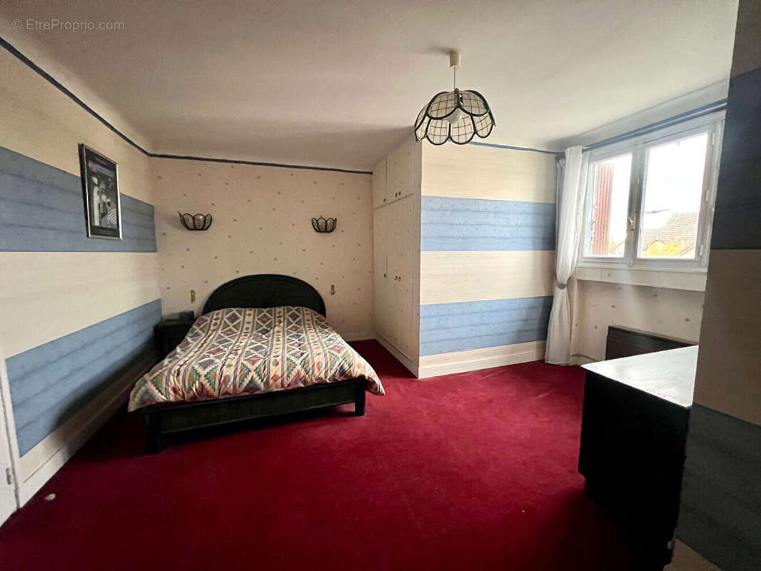 Maison à SARTROUVILLE