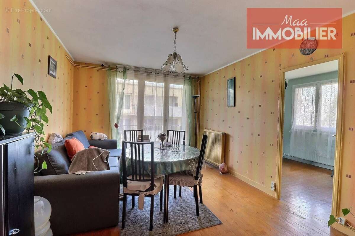 Appartement à SAINT-ETIENNE