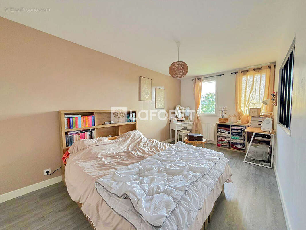 Appartement à GRUCHET-LE-VALASSE