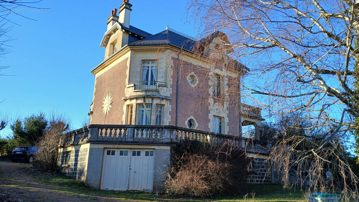 Maison à MAURIAC