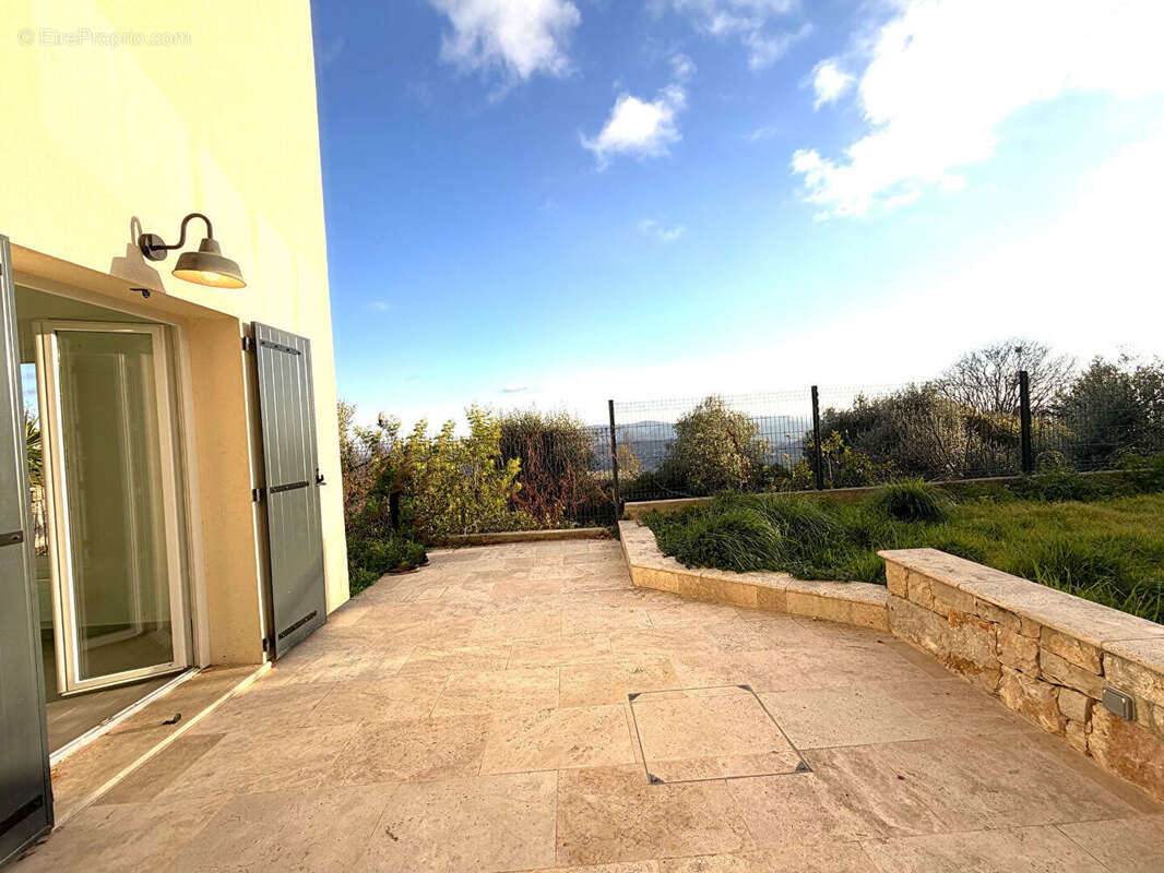 Appartement  T3 Vue Mer,  Jardin. - photo 3